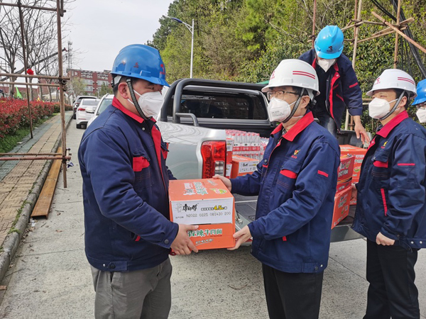 公司黨委書記檢查指導(dǎo)田家炳中學隔離點項目建設(shè)工作 公司黨委書記檢查指導(dǎo)田家炳中學隔離點項目建設(shè)工作