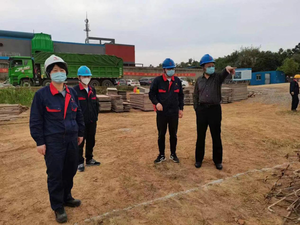 公司總經理檢查指導公司產業(yè)升級基地項目建設工作 公司總經理檢查指導公司產業(yè)升級基地項目建設工作