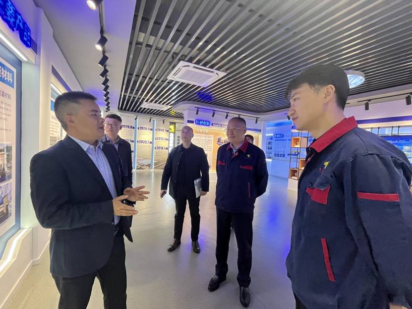 銅陵海螺水泥到建材公司開(kāi)展技術(shù)交流 銅陵海螺水泥到建材公司開(kāi)展技術(shù)交流